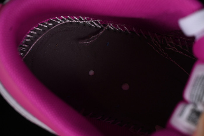 Jordan 1 Low Fire Pink (GS) FV8486-600