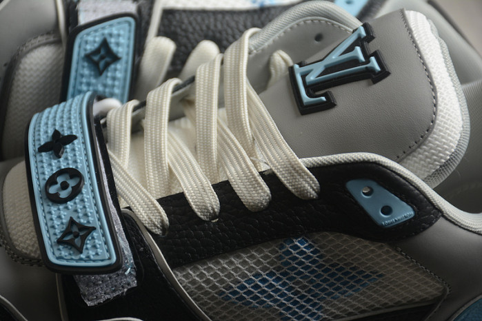 LV TRAINER SNEAKER LV-000553