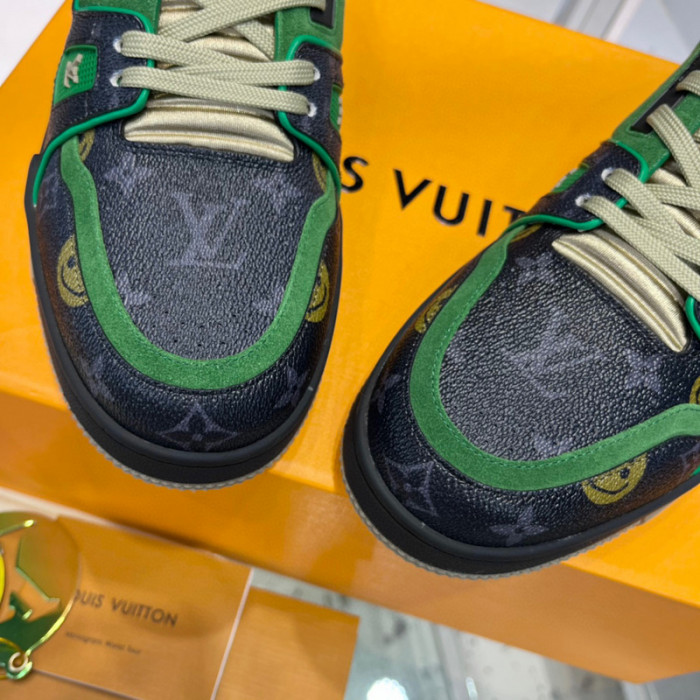 LV SNEAKER LV-000349