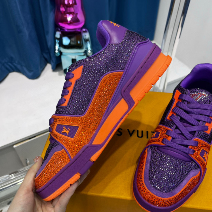 LV SNEAKER LV-000372