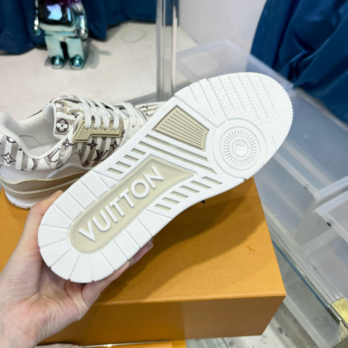 LV SNEAKER LV-000441