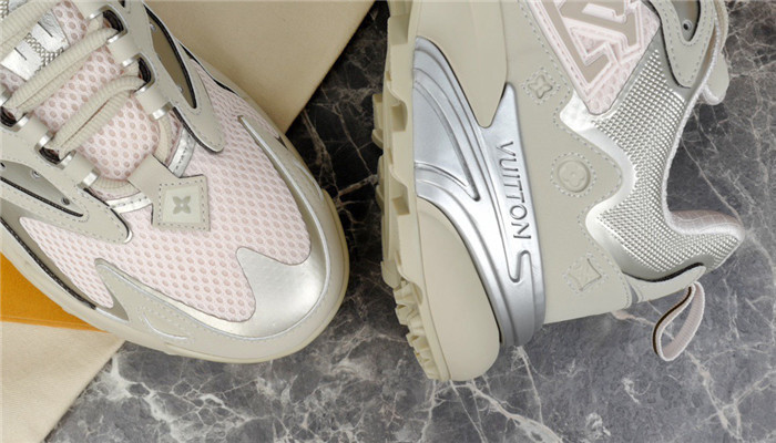 LV SNEAKER LV-000221
