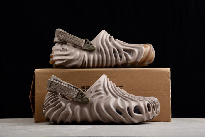 Cr*0*s x salehe bembury c00004