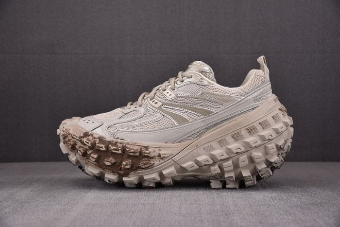 DEFENDER SNEAKER DS018