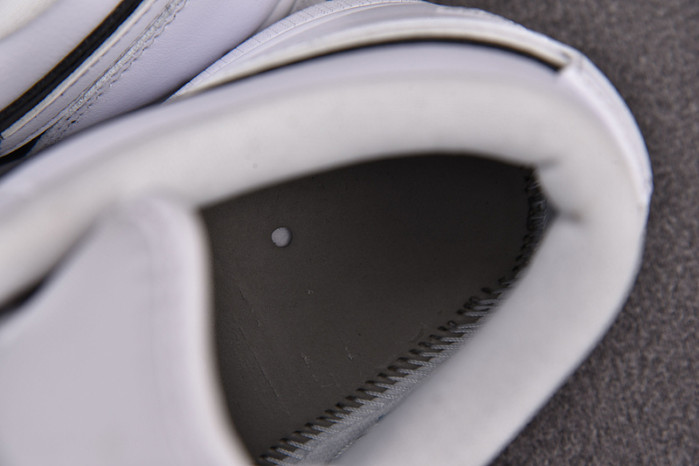 WMNS AIR JORDAN 1 LOW 