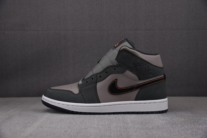Air Jordan 1 Mid SE “Night Stadium” FQ8338-017