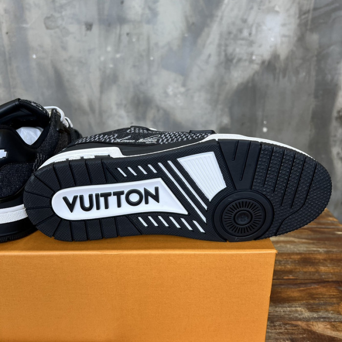 LV SNEAKER LV-000540