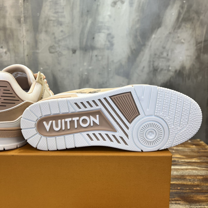 LV SNEAKER LV-000546