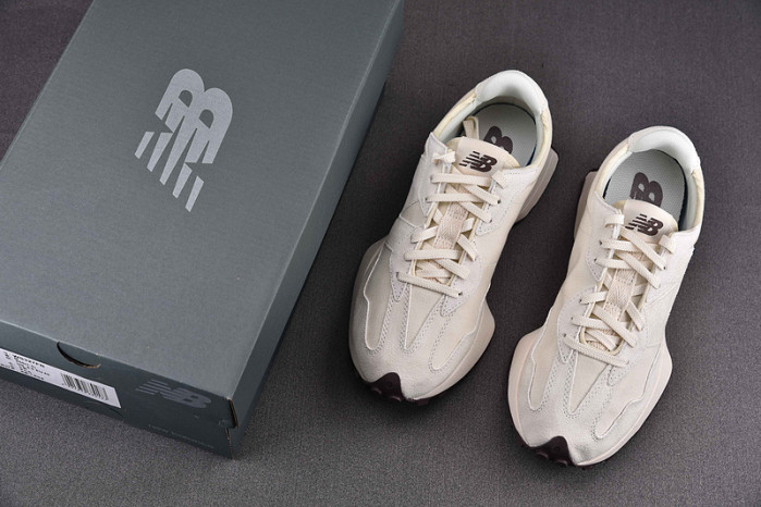 NEW BALANCE SNEAKER NB047