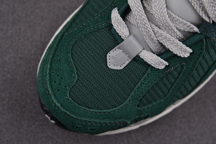 NEW BALANCE SNEAKER NB051