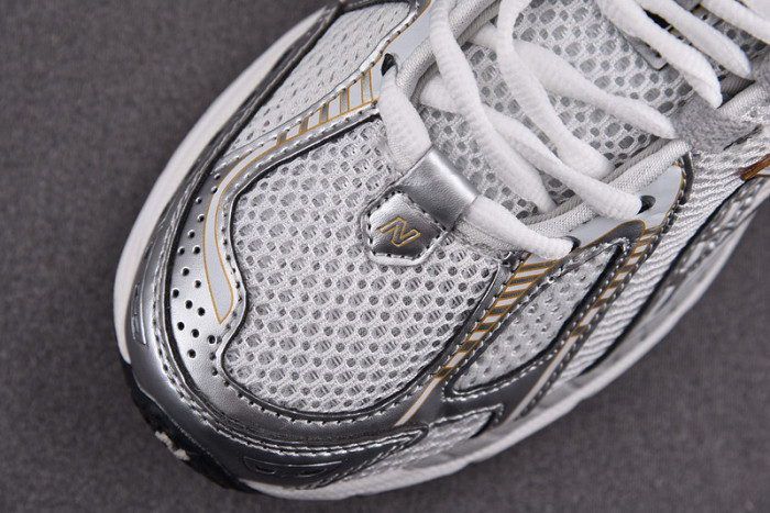 NEW BALANCE SNEAKER NB052