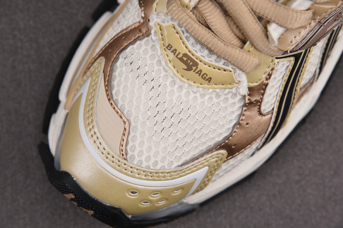 RUNNER SNEAKER RS058