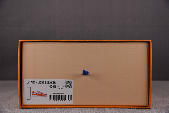 LV SNEAKER LV-000100