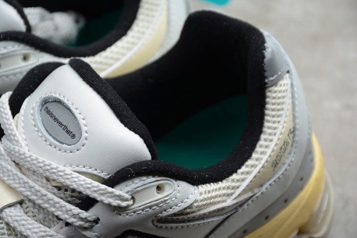 NEW BALANCE SNEAKER 003