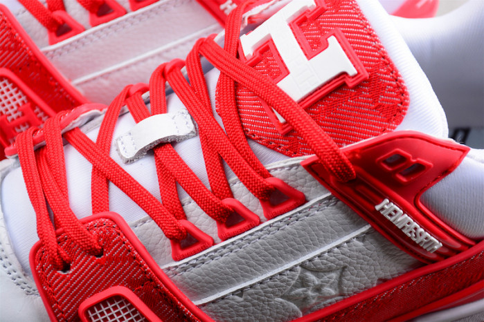 LV TRAINER SNEAKER LV-000550