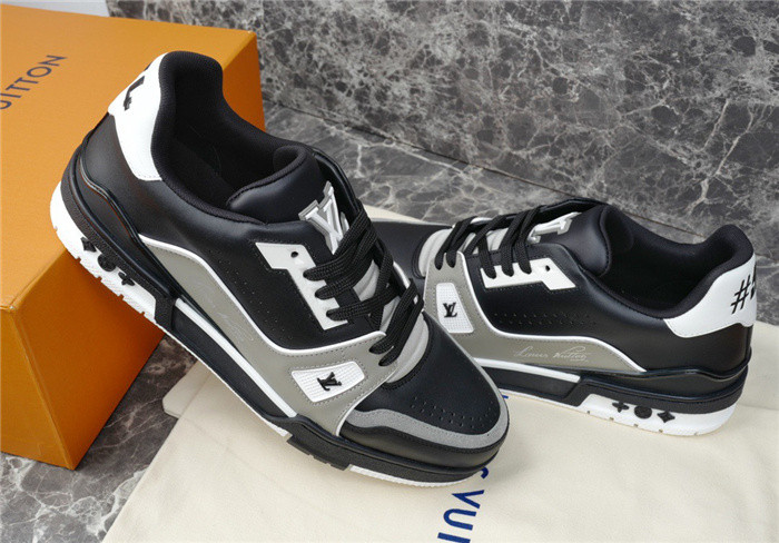LV SNEAKER LV-000260