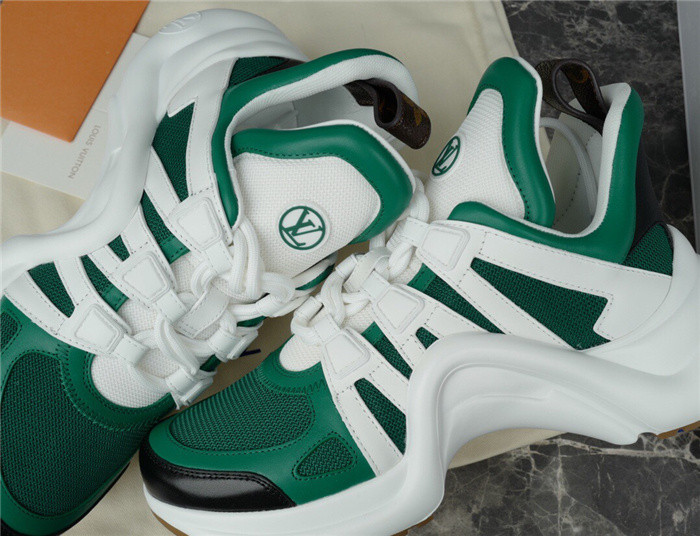 LV SNEAKER LV-000297