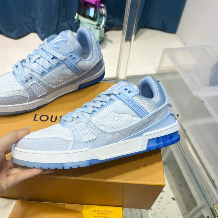 LV SNEAKER LV-000422