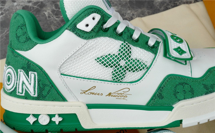 LV SNEAKER LV-000198