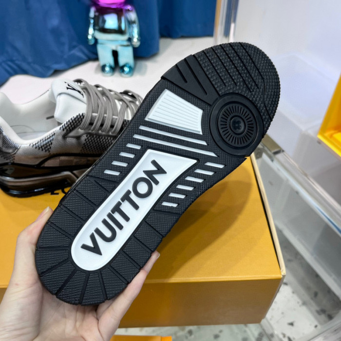LV SNEAKER LV-000389