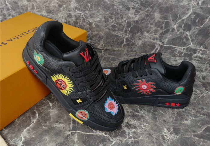 LV SNEAKER LV-000217