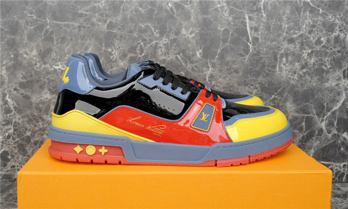 LV SNEAKER LV-000232