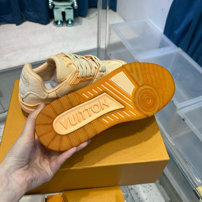 LV SNEAKER LV-000478