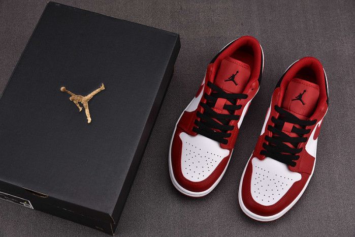 Jordan 1 Low Bulls 553558-163