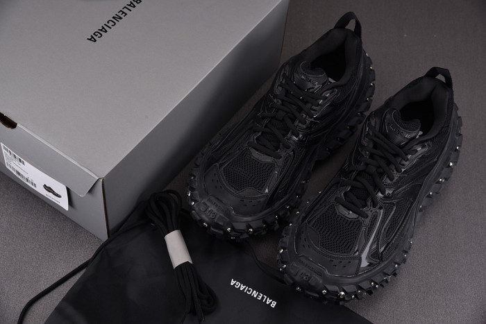 DEFENDER SNEAKER DS002