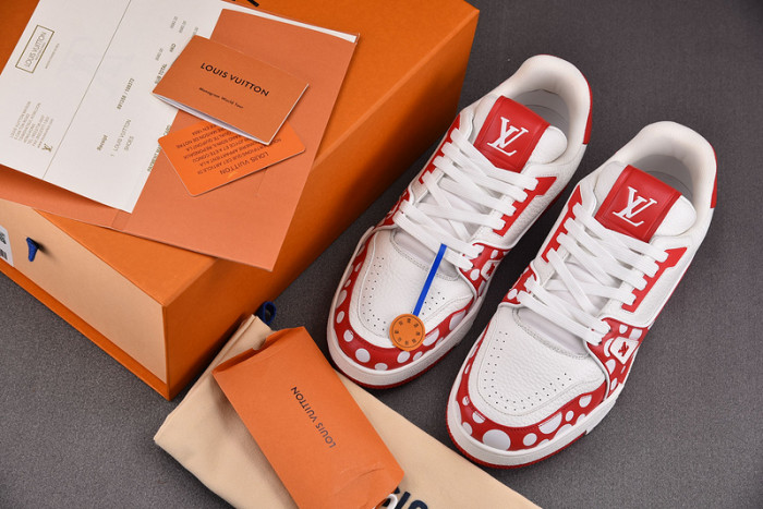 LV SNEAKER LV-000139