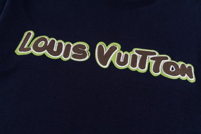 LV CLOTHES V00027