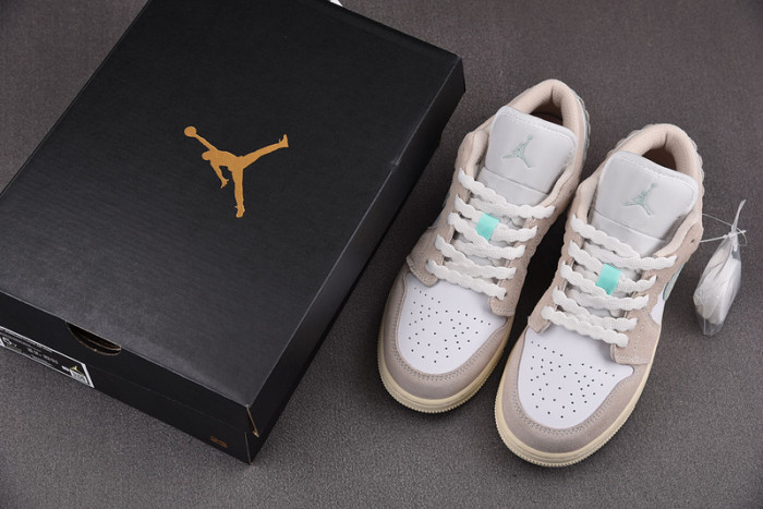 AIR JORDAN 1 LOW GS WHITE PINK SOFT BLUE DZ5356-800