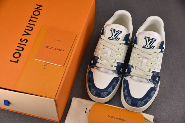 LV TRAINER SNEAKER LV-000575