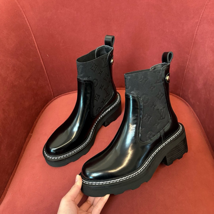 LV BOOTS L000052