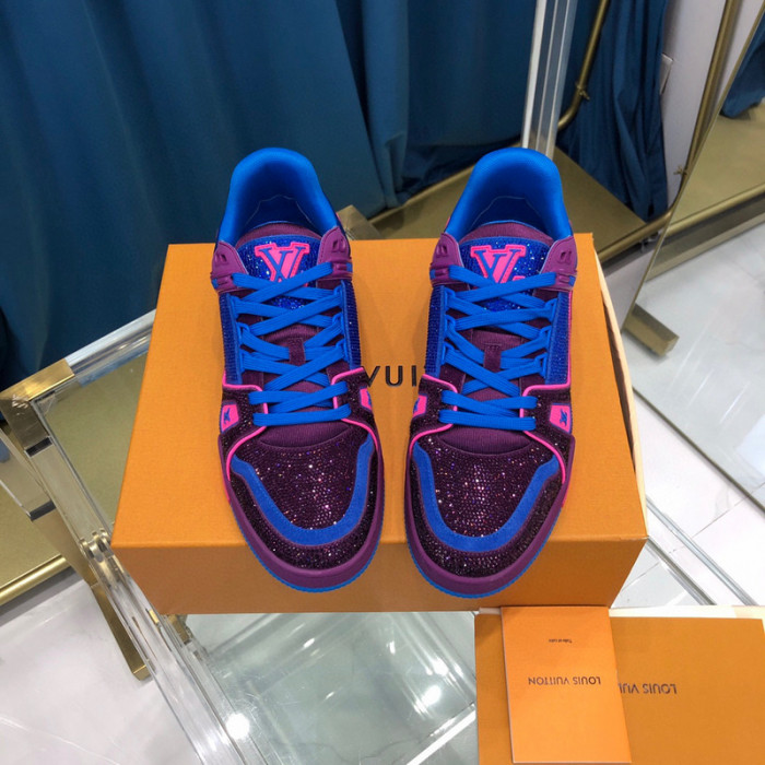 LV SNEAKER LV-000330