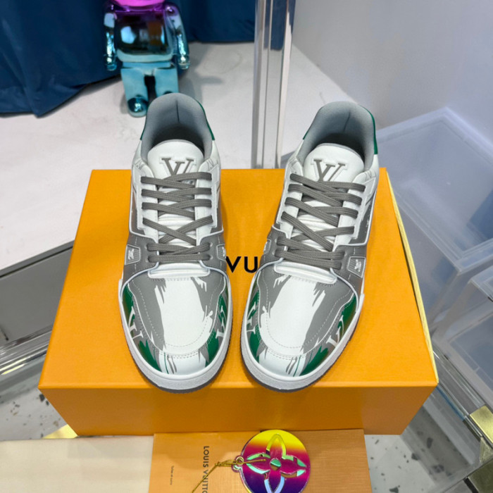 LV SNEAKER LV-000339