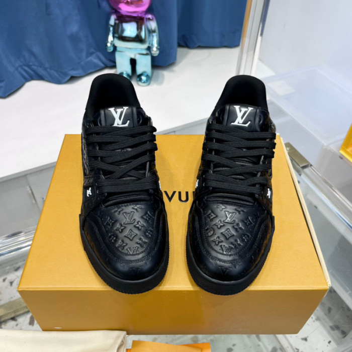 LV SNEAKER LV-000388