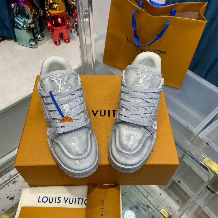 LV SNEAKER LV-000508