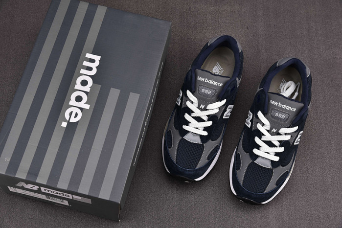 NEW BALANCE SNEAKER NB057