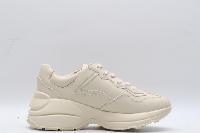 G*u*i* trainer sneaker109