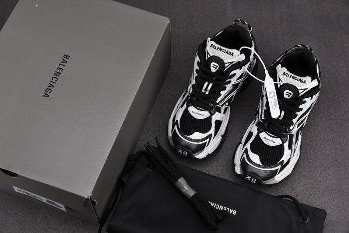 RUNNER SNEAKER RS017