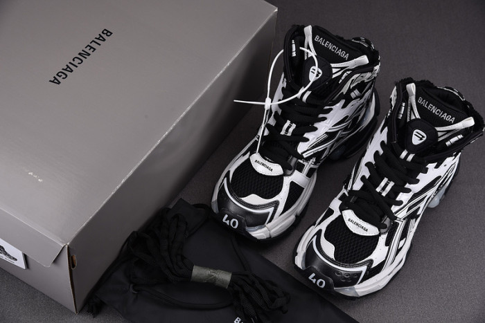 RUNNER SNEAKER RS040