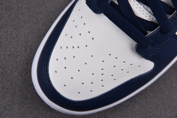 Nike Dunk Low Summit White Midnight Navy FD9749-400