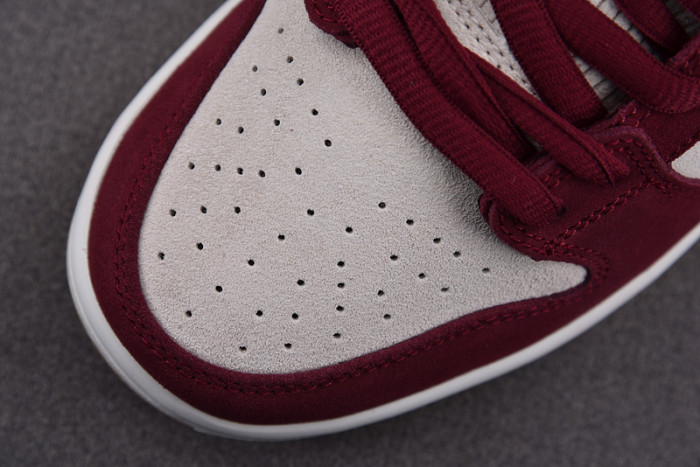 Skate Like a Girl x Nike SB Dunk Low DX4589-600