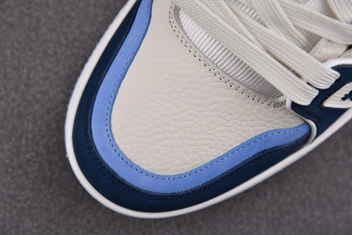 LV SNEAKER LV-000115