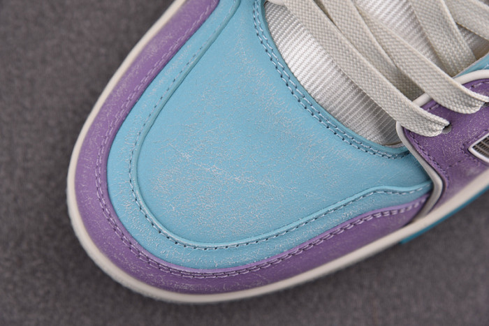 LV SNEAKER LV-000122