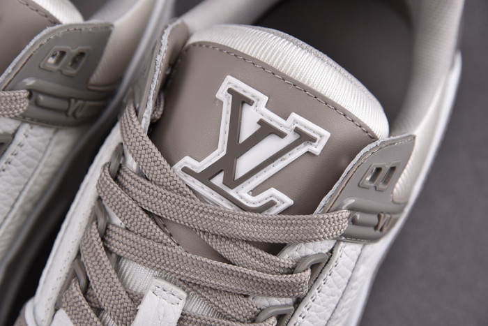 LV SNEAKER LV-000125