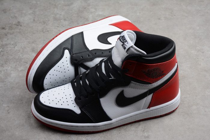 AIR JORDAN 1 High OG “Black Toe” white/ black-varsity red 555088-125