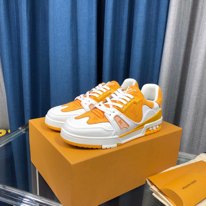 LV SNEAKER LV-000335