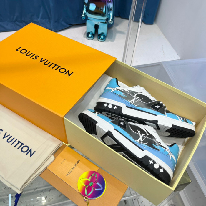 LV SNEAKER LV-000340